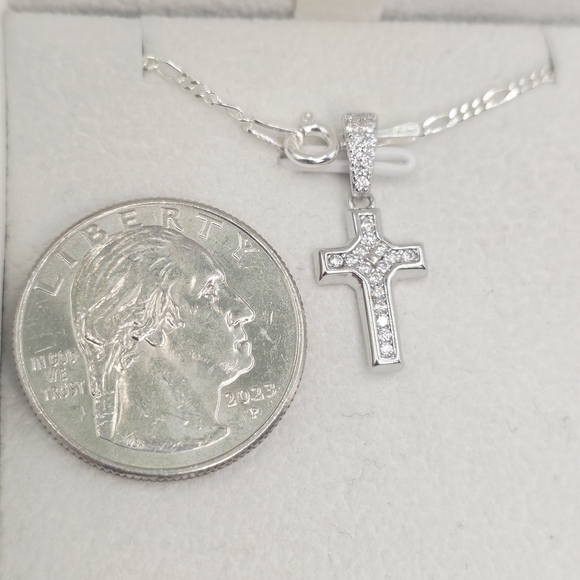 ✨ 925 Sterling Silver Moissanite Cross Necklace - Picture 5 of 6